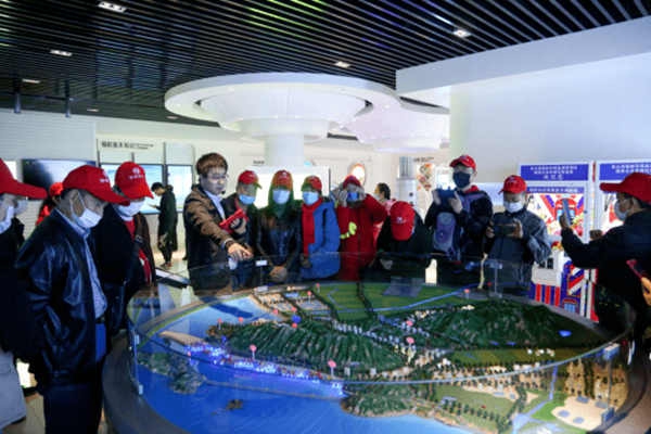 連云港多位市民“探秘”輻射環(huán)境監(jiān)測站！